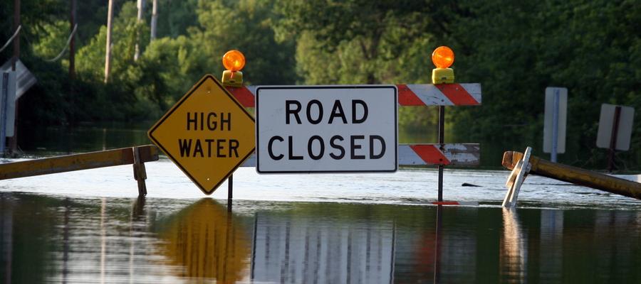 Road closed sign 